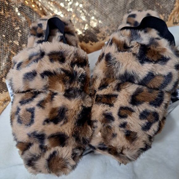 Jenni Leopard Print Slippers..put some SWAG in your comfort 😎 MADE FOR MACYS - Picture 4 of 11